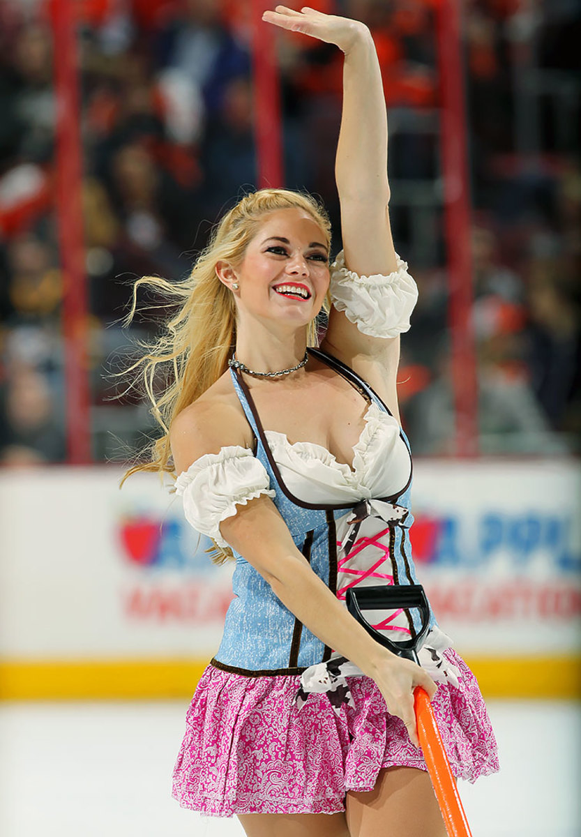 Philadelphia-Flyers-Ice-Girls-GettyImages-619116324_master.jpg