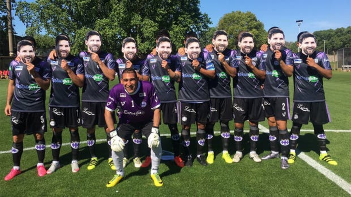 La formación de Sacachispas ante Comunicaciones, este sábado