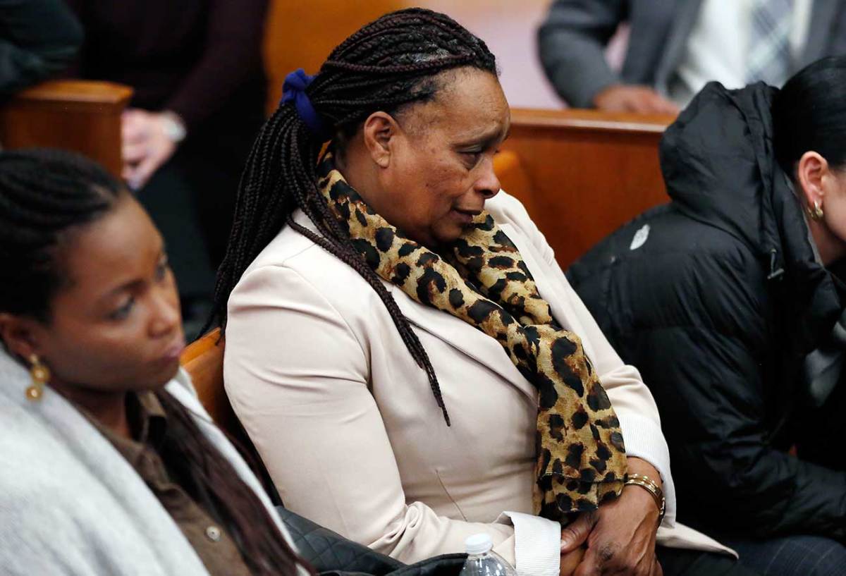 Maria Teixeira, mother of murder victim Safiro Furtado.