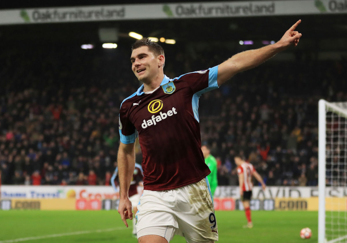 BURNLEY, ENGLAND - JANUARY 17: Sam Vokes of Burnley celebrates scoring his sides first goal during the Emirates FA Cup third round replay between Burnley and Sunderland at Turf Moor on January 17, 2017 in Burnley, England.  (Photo by Richard Heathcote/Getty Images)