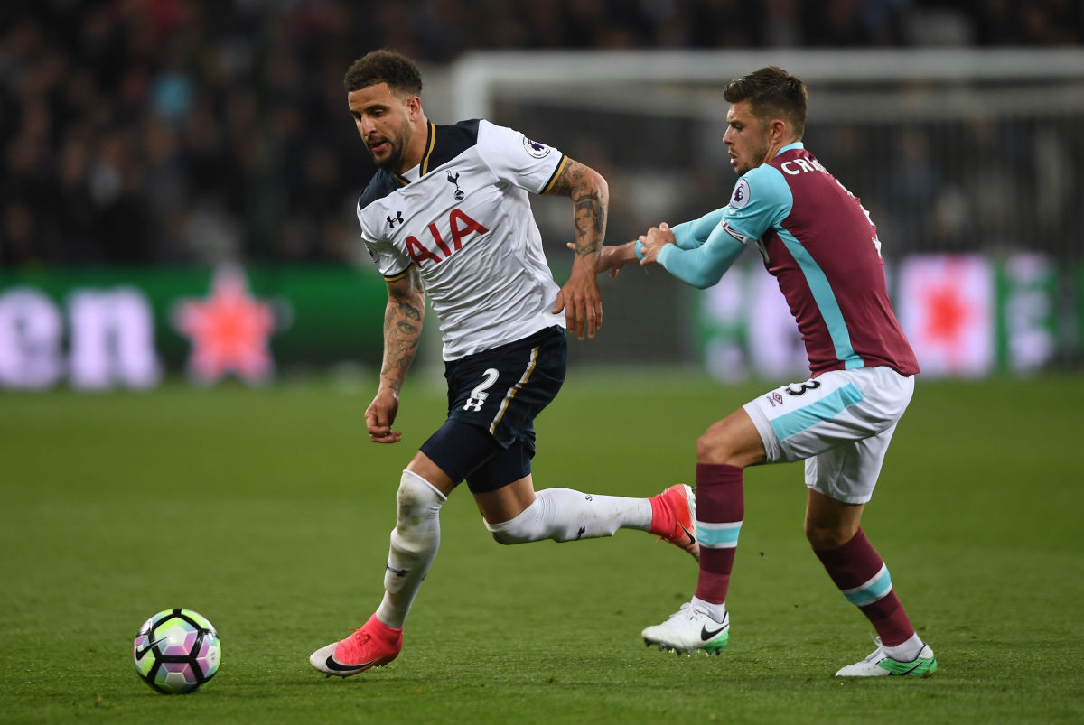 STRATFORD, ENGLAND - MAY 05:  Kyle Walker of Tottenham Hotspur goes past Aaron Cresswell of West Ham United during the Premier League match between West Ham United and Tottenham Hotspur at the London Stadium on May 5, 2017 in Stratford, England.  (Photo by Mike Hewitt/Getty Images)