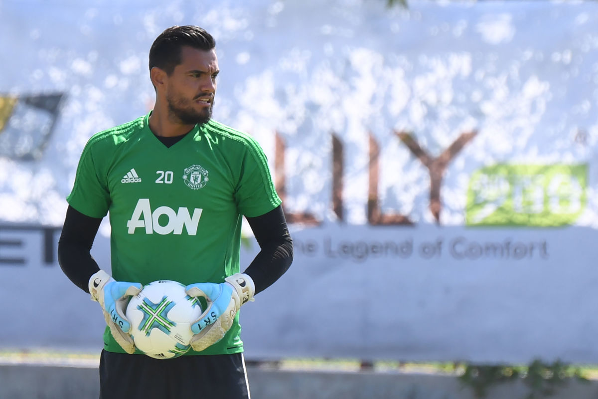 Manchester United goalkeeper Sergio Romero during an Open Training Session at the University of California (UCLA), July 14, 2017 in Los Angeles, California. / AFP PHOTO / Robyn Beck        (Photo credit should read ROBYN BECK/AFP/Getty Images)