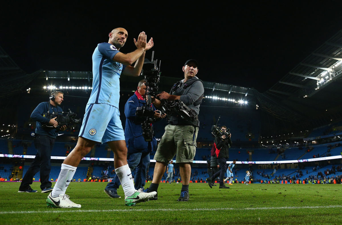 MANCHESTER, ENGLAND - MAY 16:  Pablo Zabaleta of Manchester City does a lap of honour after his last home match for the club during the Premier League match between Manchester City and West Bromwich Albion at Etihad Stadium on May 16, 2017 in Manchester, England.  (Photo by Clive Mason/Getty Images)