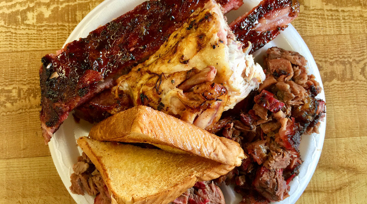 The huge pork spare ribs are the stars at this gas station near Gainesville that happens to serve amazing barbecue. 