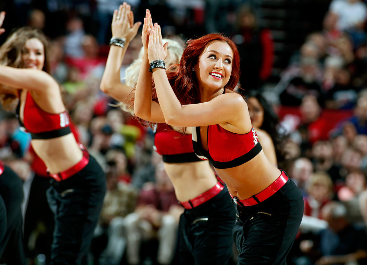 Portland-Trail-Blazers-dancers-GettyImages-462728074.jpg