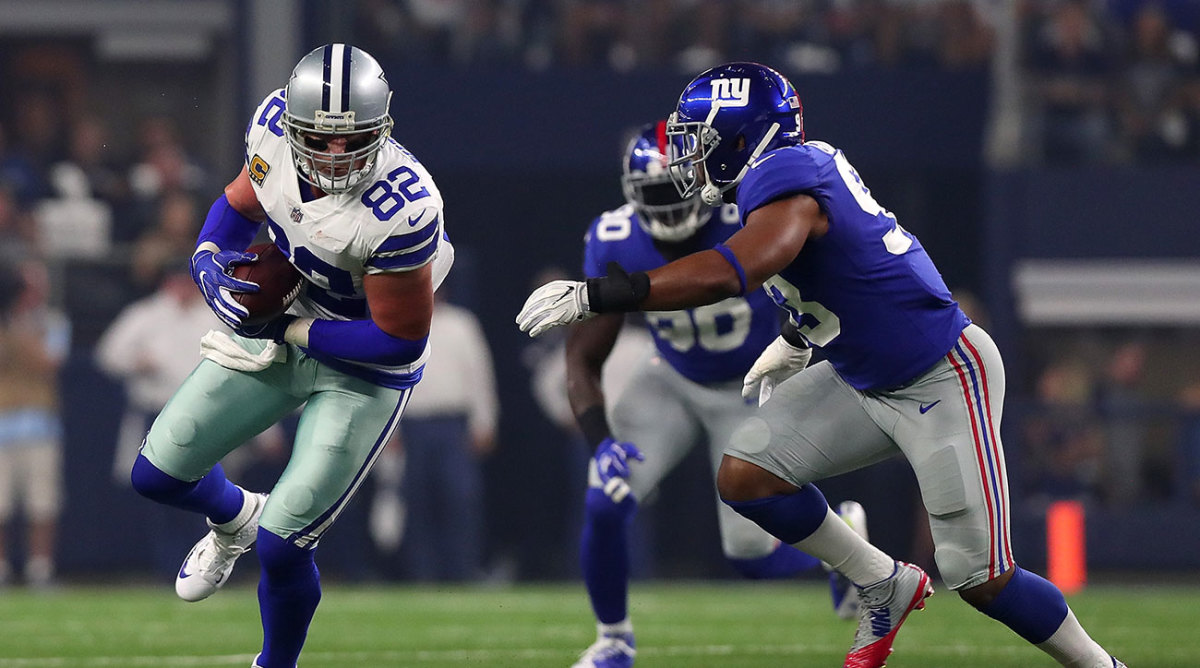 Cowboys tight end Jason Witten had seven catches for 59 yards in Sunday's win, setting a Dallas record for career receiving yards.