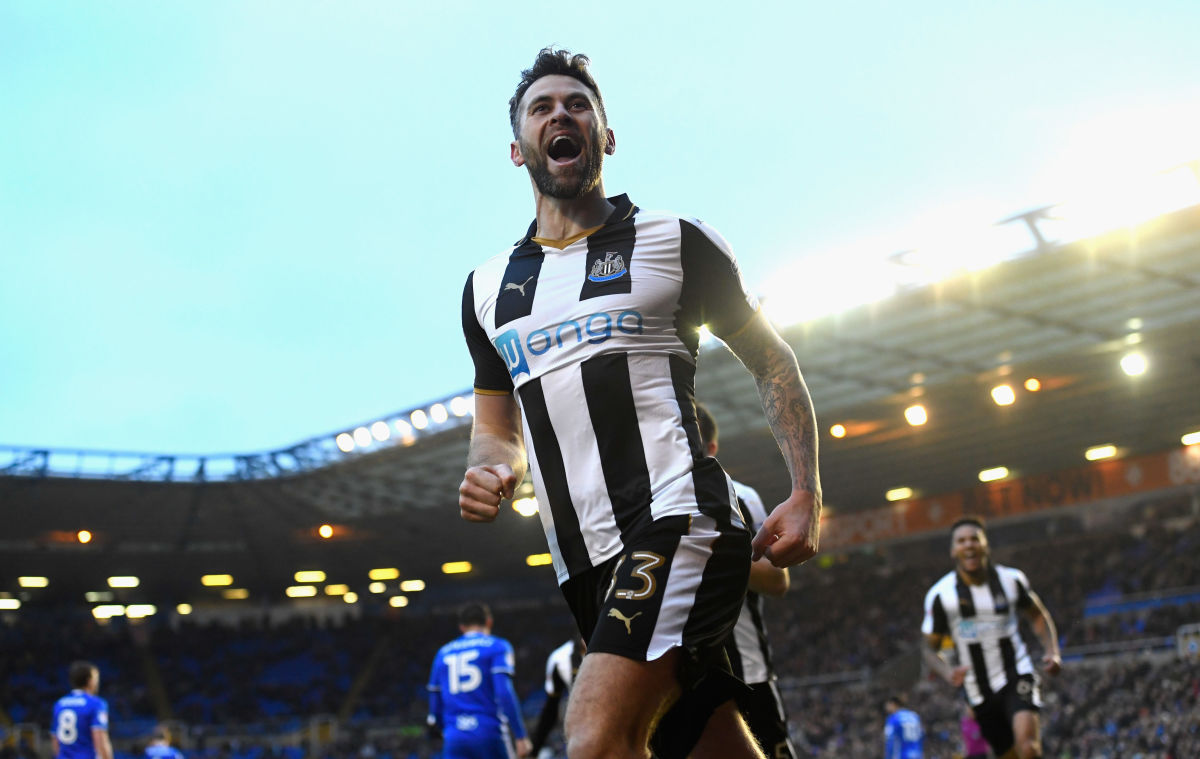 BIRMINGHAM, ENGLAND - JANUARY 07:  Newcastle player Daryl Murphy celebrates after scoring the opening goal during The Emirates FA Cup Third Round match between Birmingham City and Newcastle United at St Andrews (stadium) on January 7, 2017 in Birmingham, England.  (Photo by Stu Forster/Getty Images)
