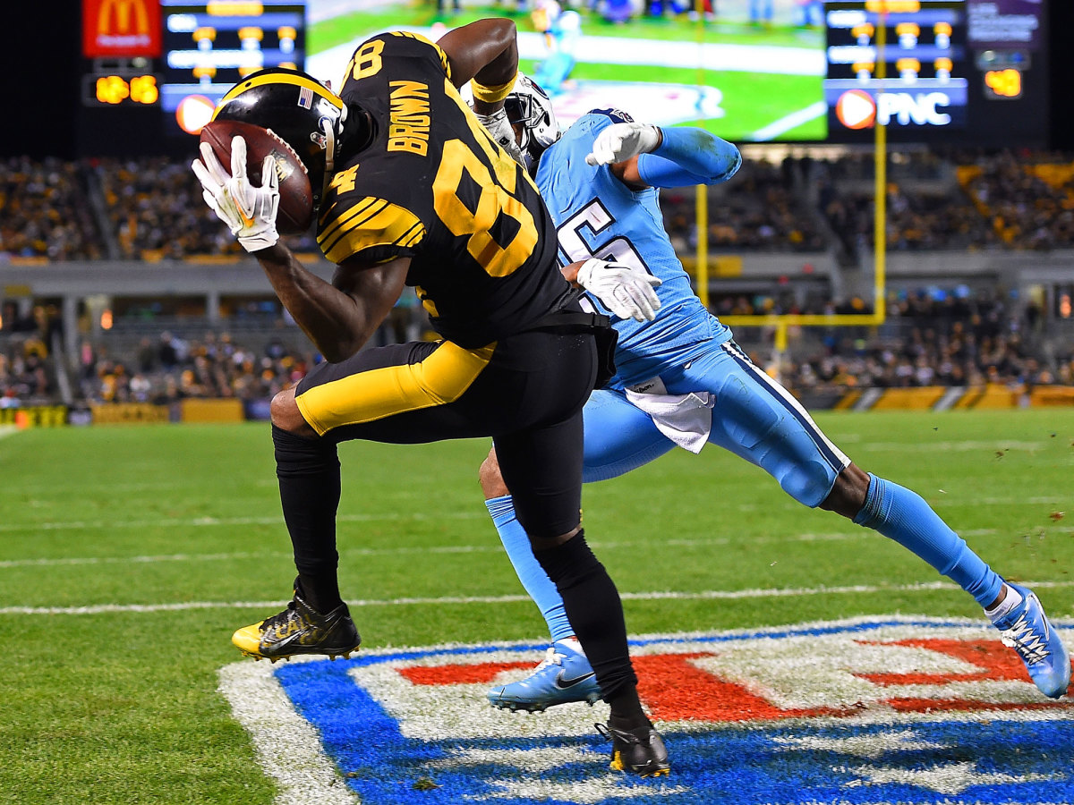 antonio-brown-helmet-catch.jpg