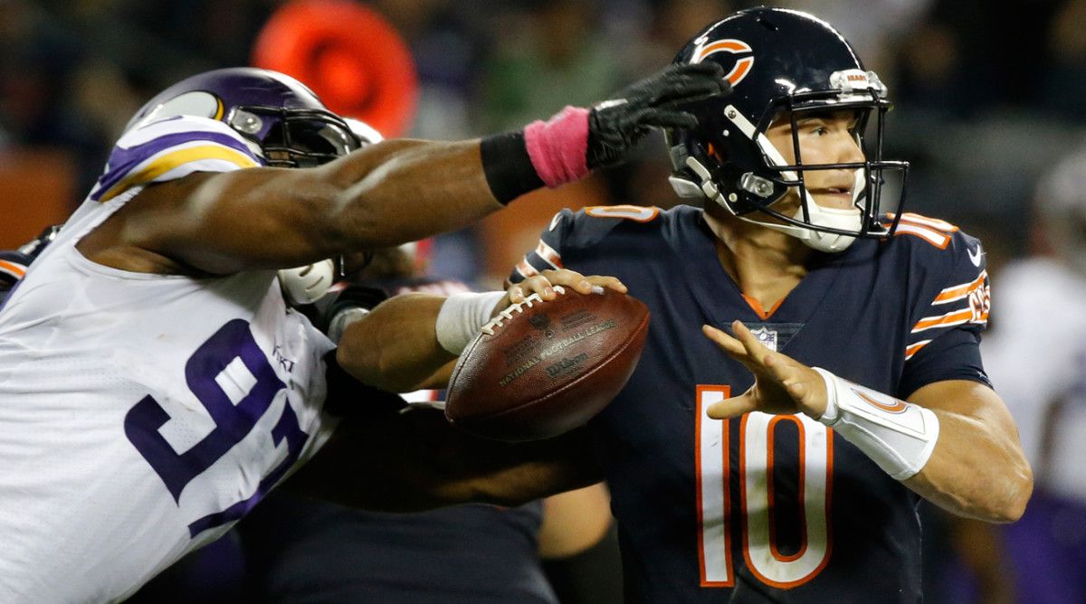 Mitchell Trubisky finished his debut with 128 yards on 12 of 25 passing with one touchdown, one interception and one fumble lost.
