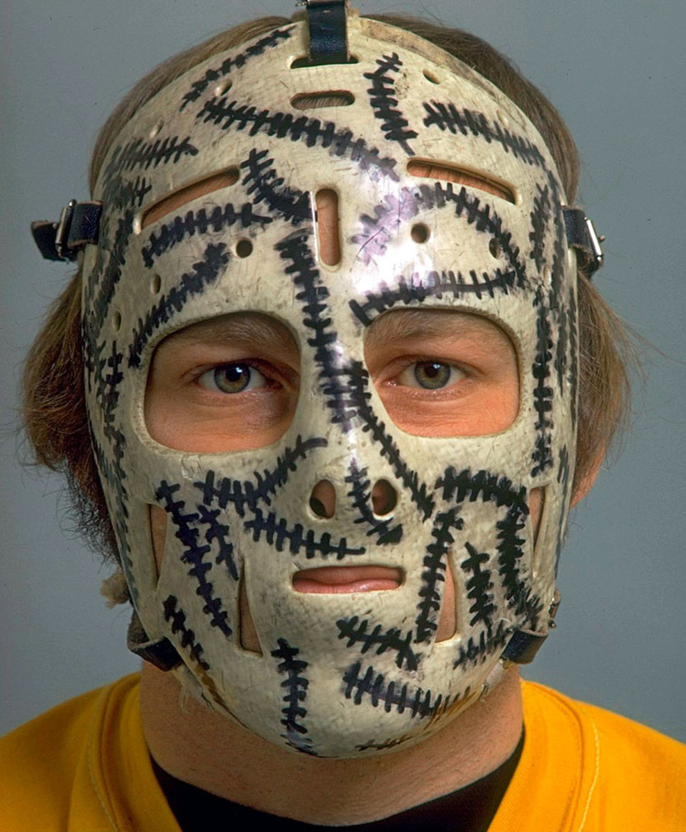 1971-Gerry-Cheevers-goalie-mask-05588238.jpg