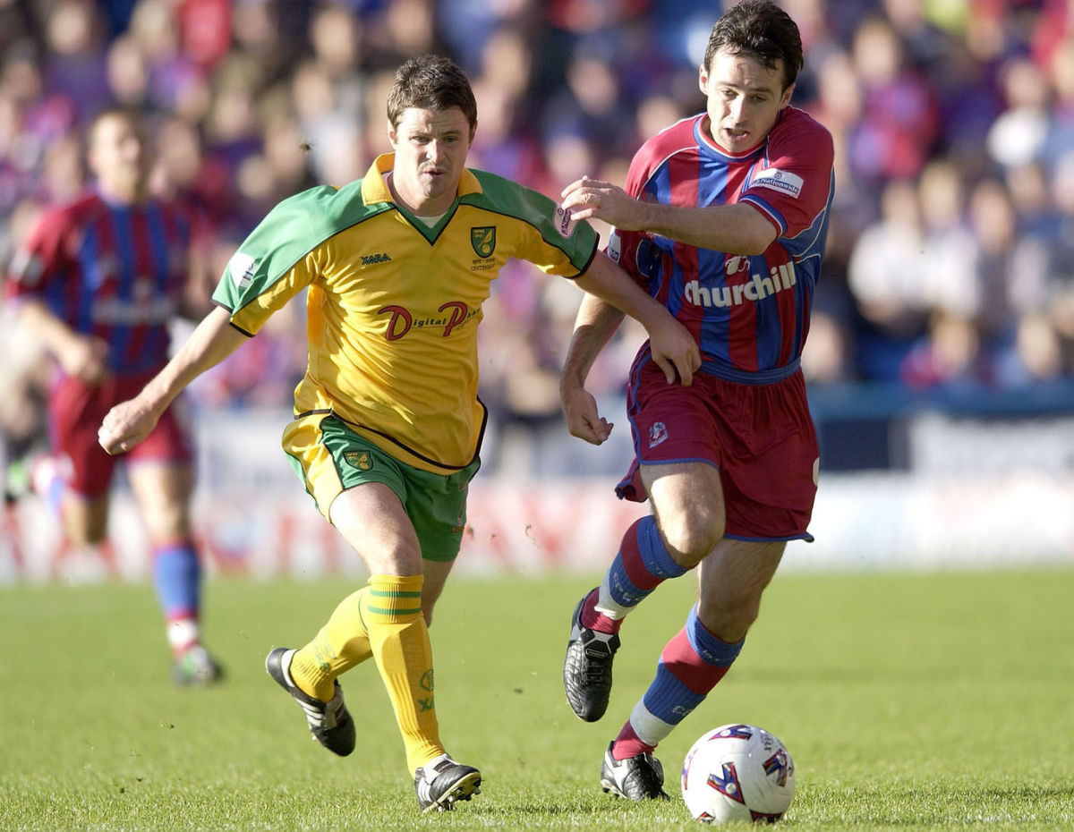 28 Oct 2001: Dougie Freedman of Crystal Palace tussles with Phil Mulryne of Norwich during the Crystal Palace v Norwich City Nationwide League Division One match at Selhurst Park, London. DIGITAL IMAGE. Mandatory Credit: Tom Shaw/ALLSPORT