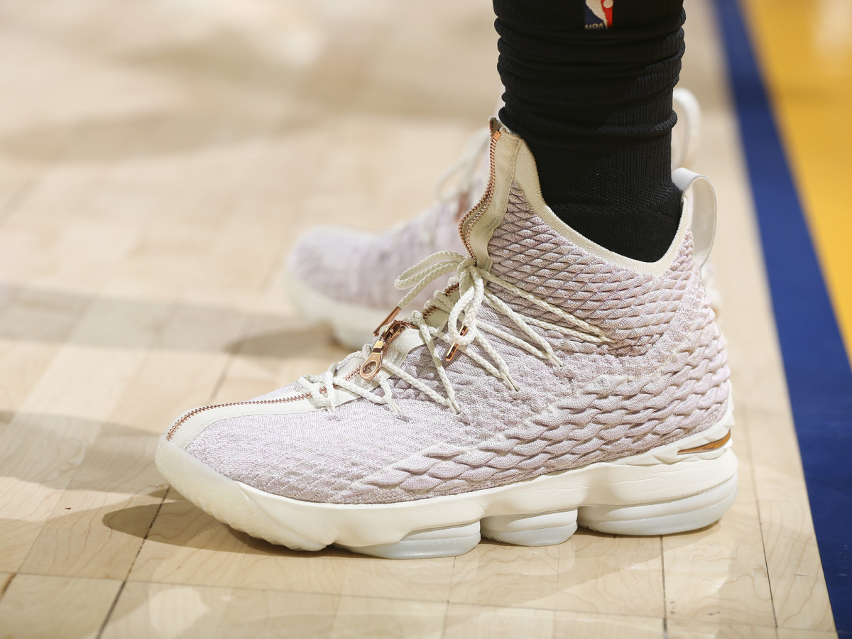 lebron-james-sneaker.jpg