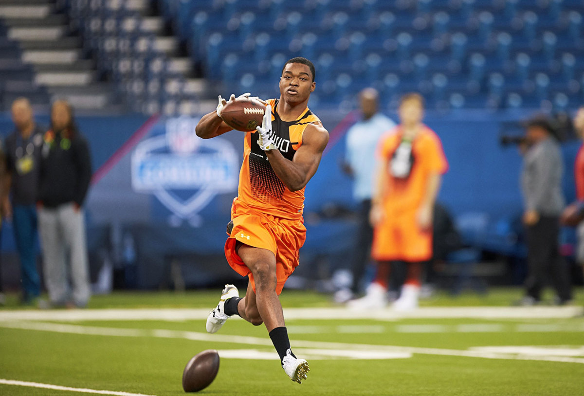 2015-NFL-Combine-Amari-Cooper-X159260_TK4_0770.jpg