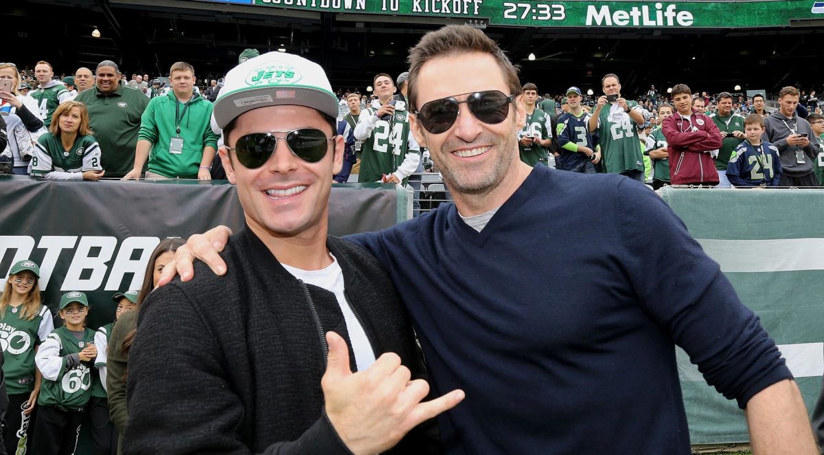 2016-1002-Zac-Efron-Hugh-Jackman.jpg