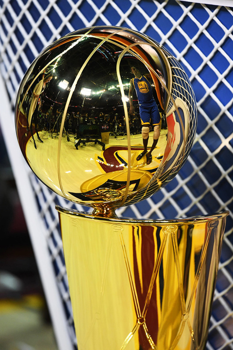 13_GSW_Trophy.JPG