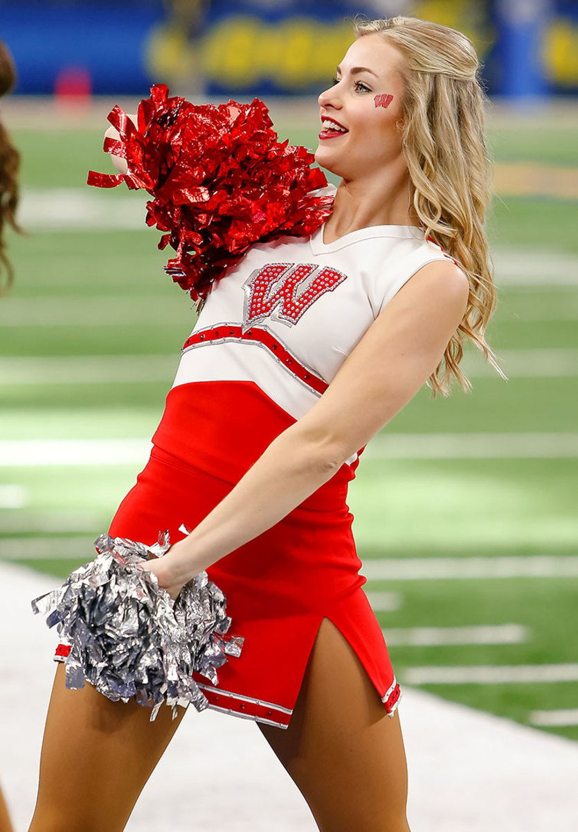Wisconsin-Badgers-cheerleaders-GettyImages-630964122_master.jpg
