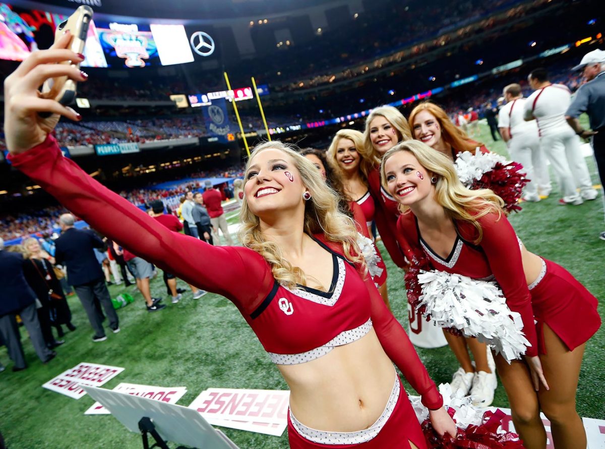 Oklahoma-Sooners-cheerleaders-659f5377fa334a4ea618538aef75baf8-0.jpg