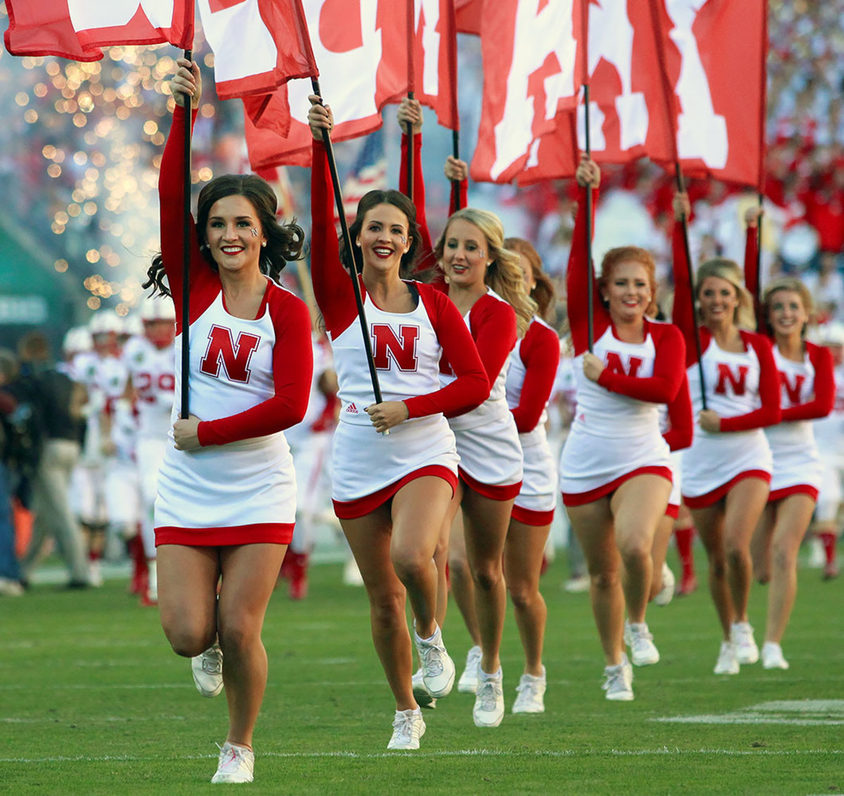 Nebraska-Cornhuskers-cheerleaders-GettyImages-630707406_master.jpg