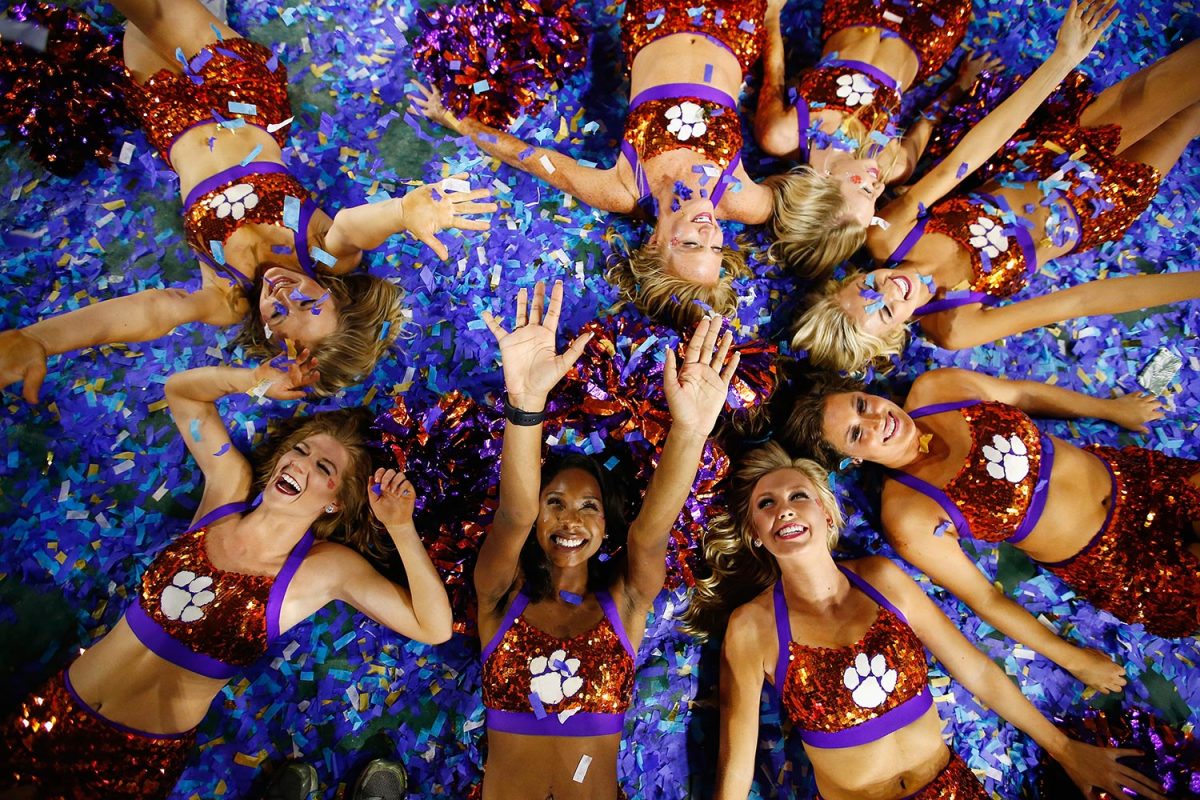 Clemson-Tigers-cheerleaders-WIRE000095600.jpg