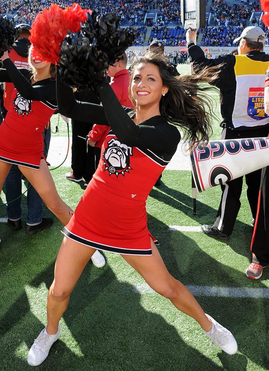 Georgia-Bulldogs-cheerleader-GettyImages-630696758_master.jpg