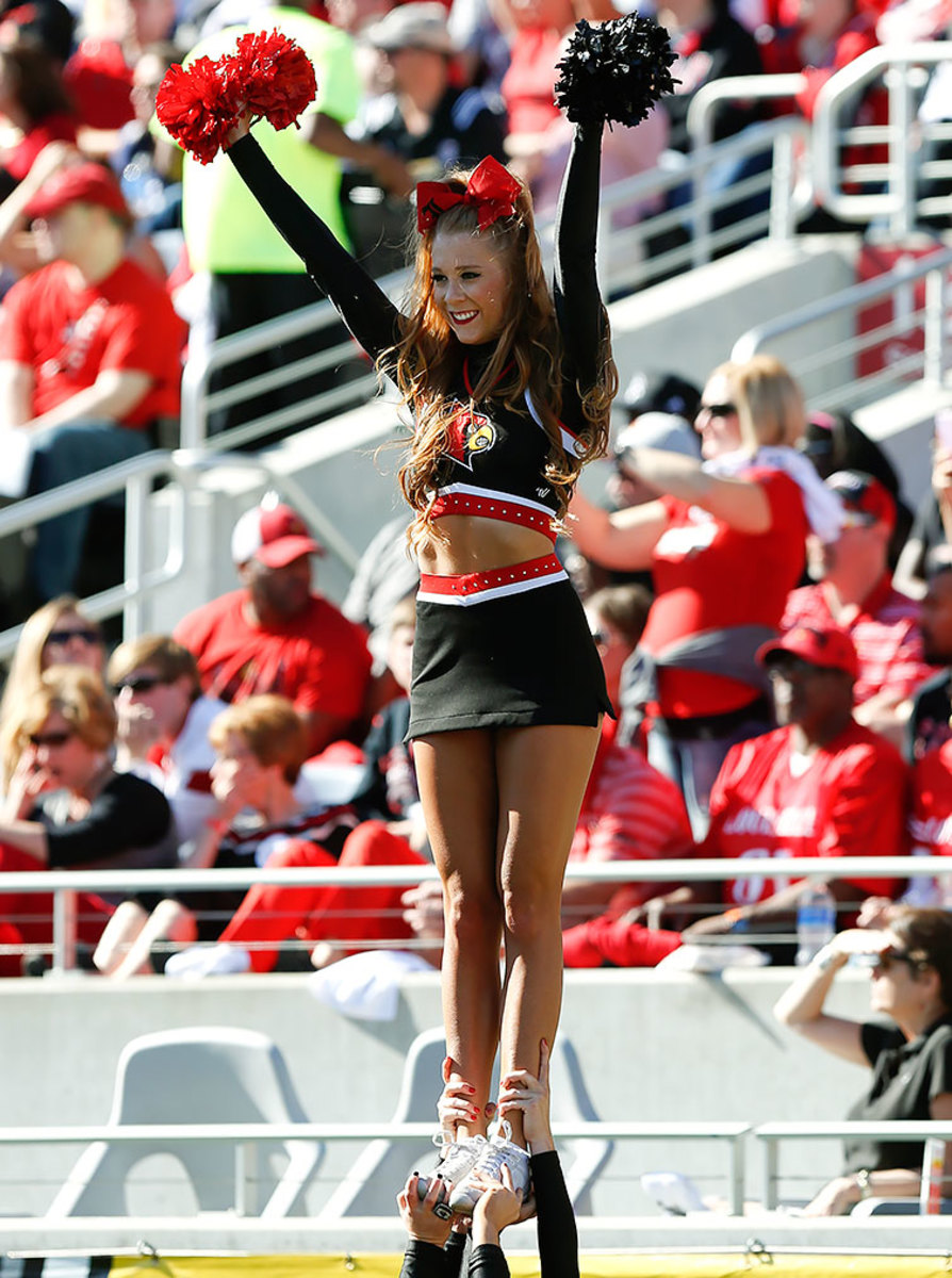 Louisville-Cardinals-cheerleader-GettyImages-630729764_master.jpg