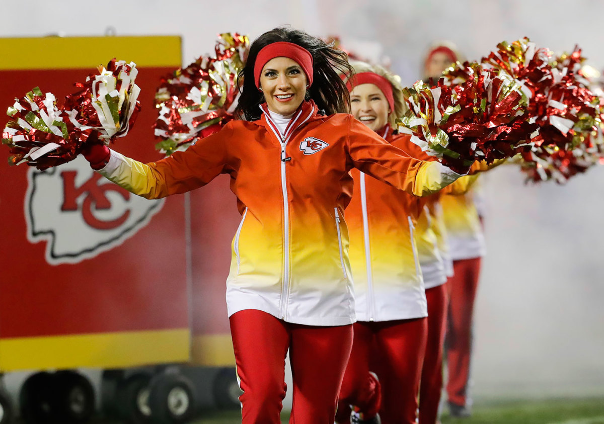 Kansas-City-Chiefs-cheerleaders-AP_17016139228106.jpg