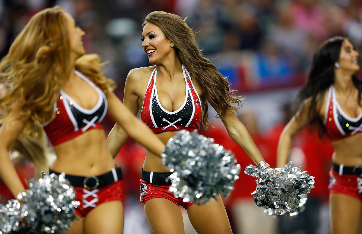 Atlanta-Falcons-cheerleaders-AP_17014769057605.jpg