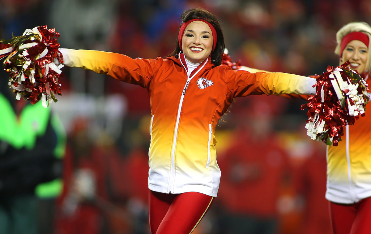 Kansas-City-Chiefs-cheerleaders-GettyImages-631788640_master.jpg