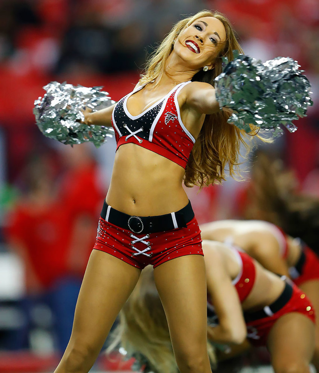 Atlanta-Falcons-cheerleaders-AP_17014768845416.jpg