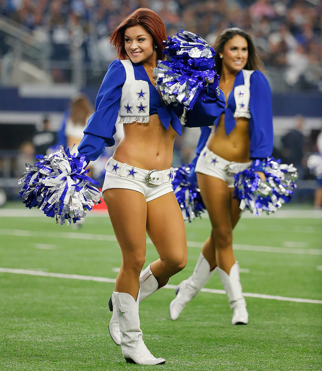 Dallas-Cowboys-cheerleaders-AP_939232213289.jpg