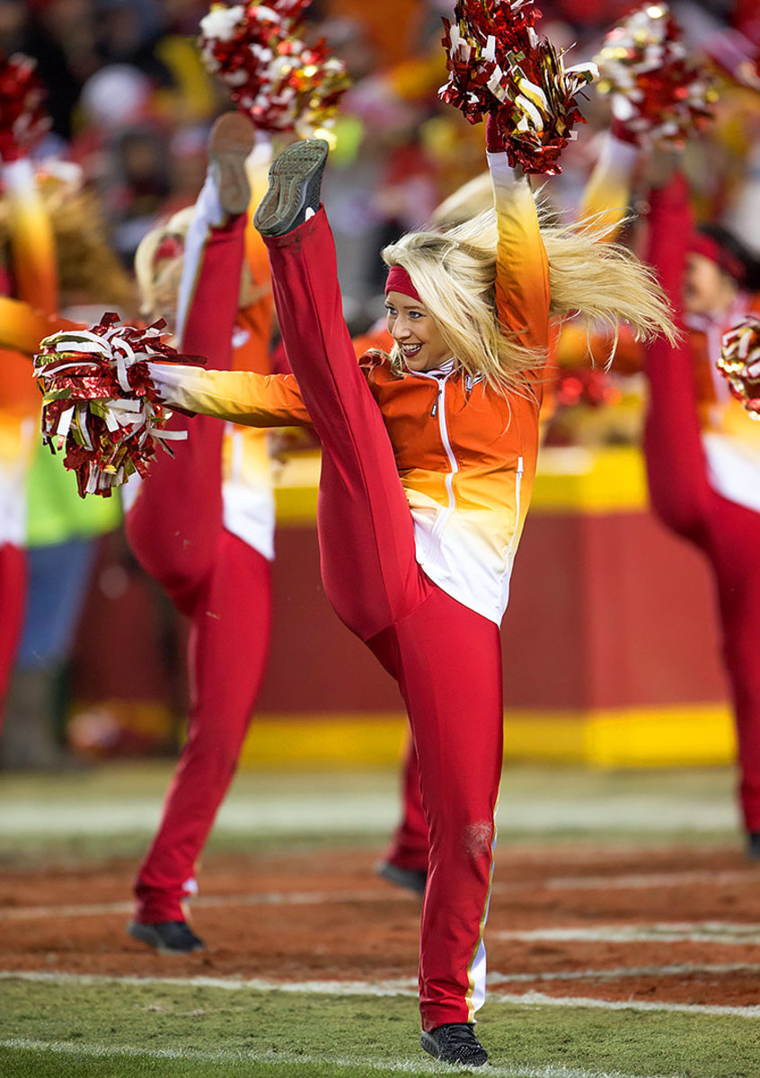 Kansas-City-Chiefs-cheerleaders-GettyImages-631780946_master.jpg