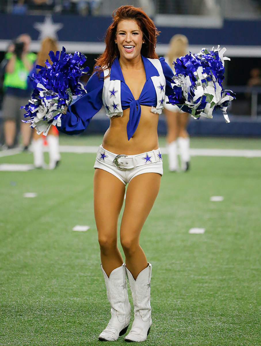 Dallas-Cowboys-cheerleaders-AP_232287626248.jpg