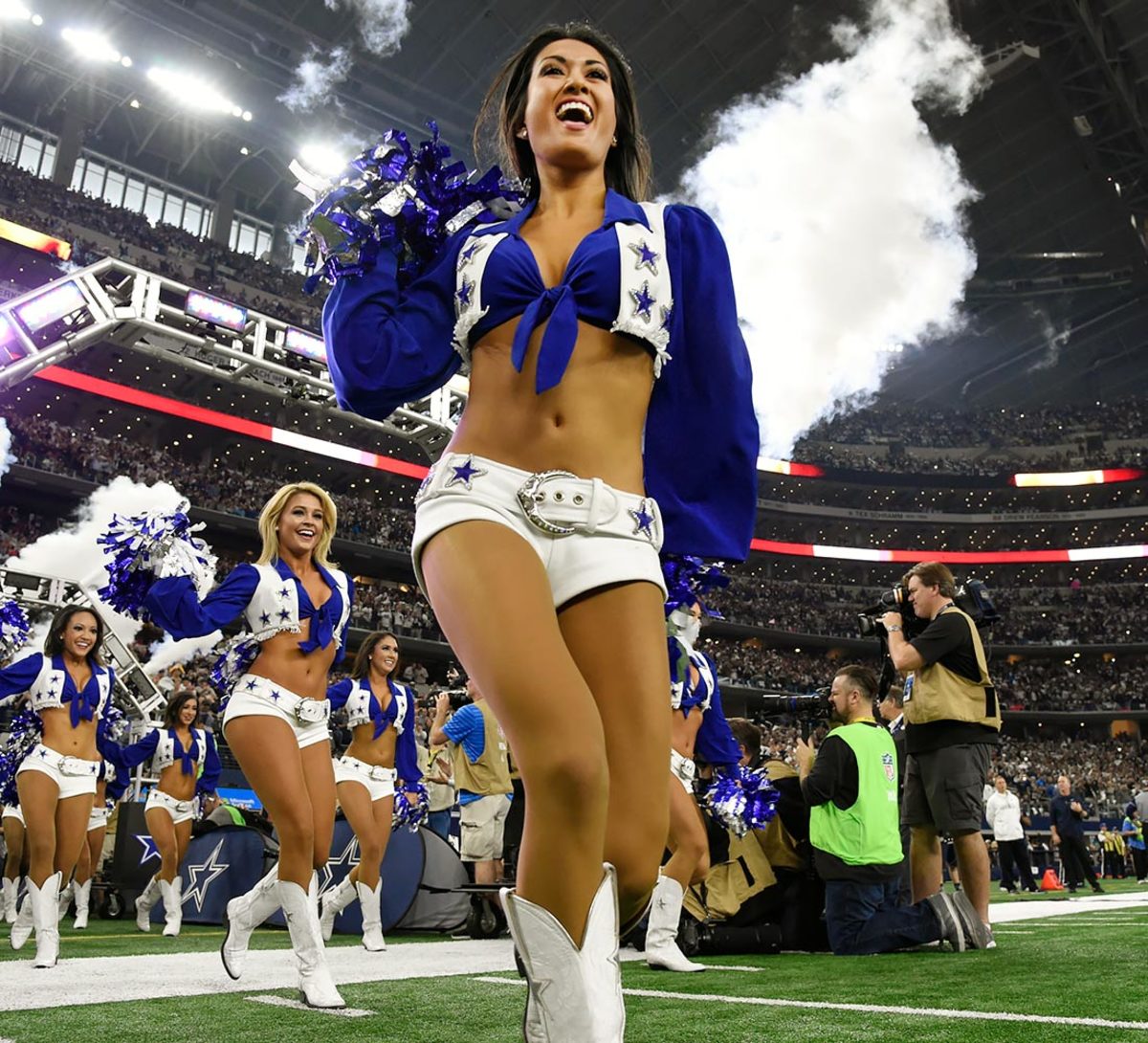 Dallas-Cowboys-cheerleaders-SI690_TK1_-00720.jpg