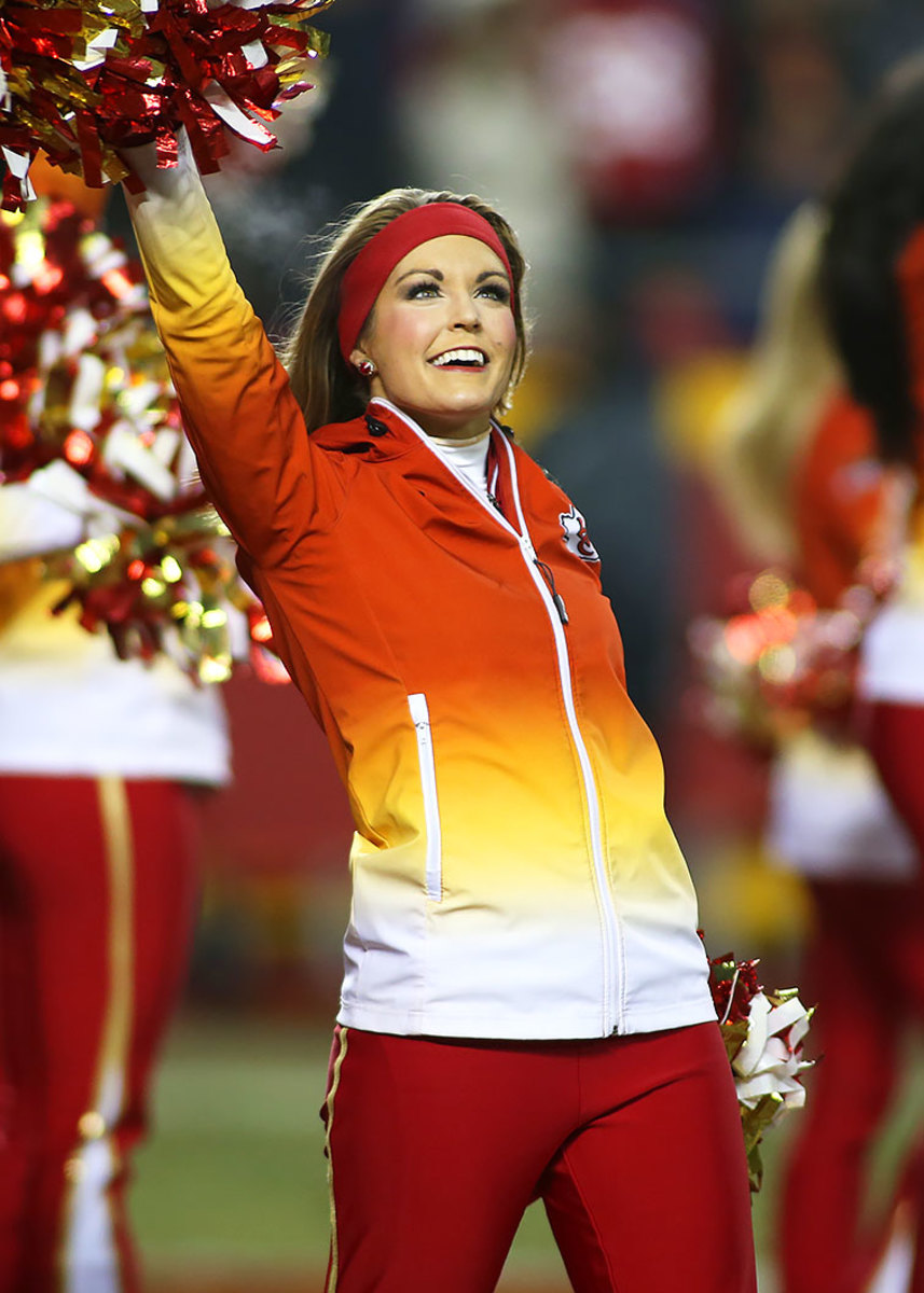 Kansas-City-Chiefs-cheerleaders-GettyImages-631788334_master.jpg