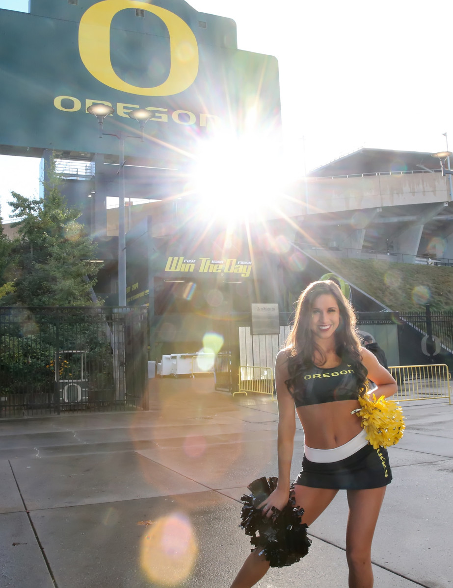 Cheerleader of the Week Kaeleigh (Oregon Ducks) Sports Illustrated