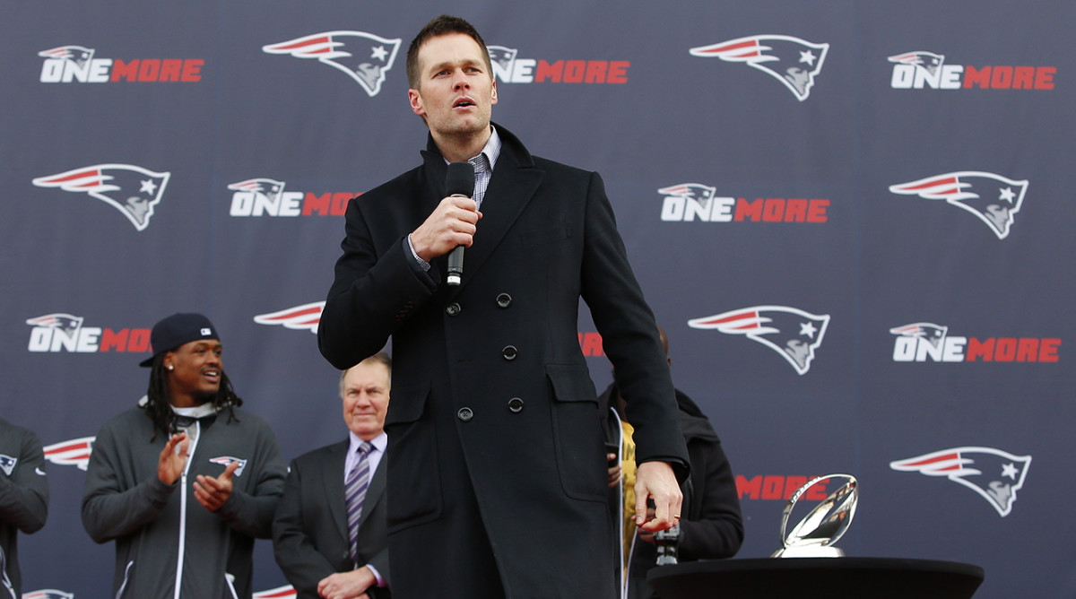 Tom Brady owns clock counting down to the Super Bowl