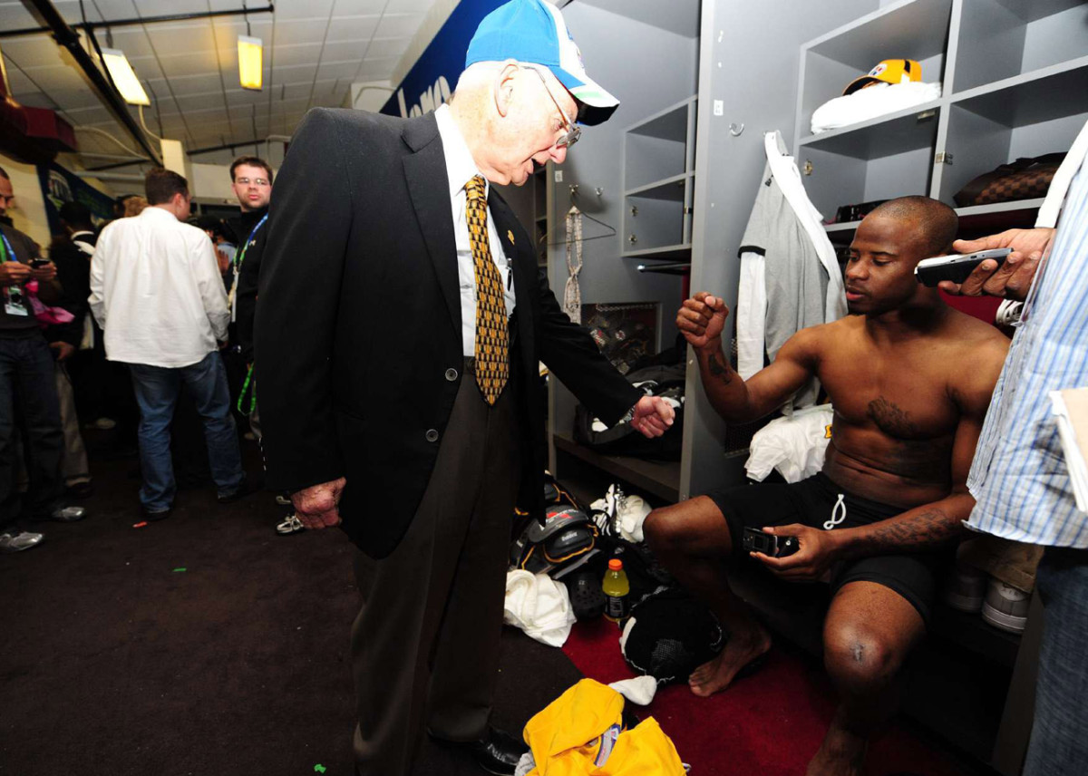 Dan Rooney with Ike Taylor in the Super Bowl XLIII locker room, February 2009.