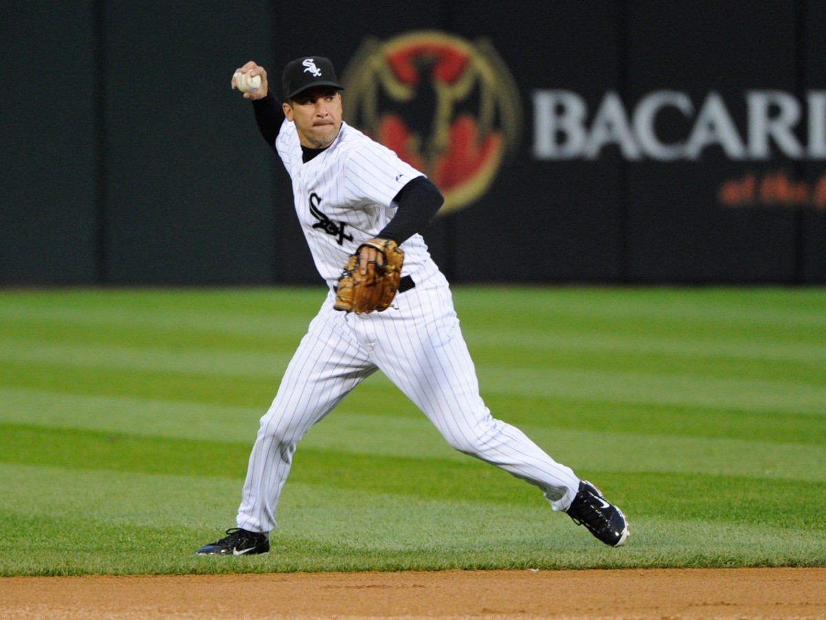 Cleveland Indians great Jim Thome on Omar Vizquel: He's a Hall of Famer in  my book