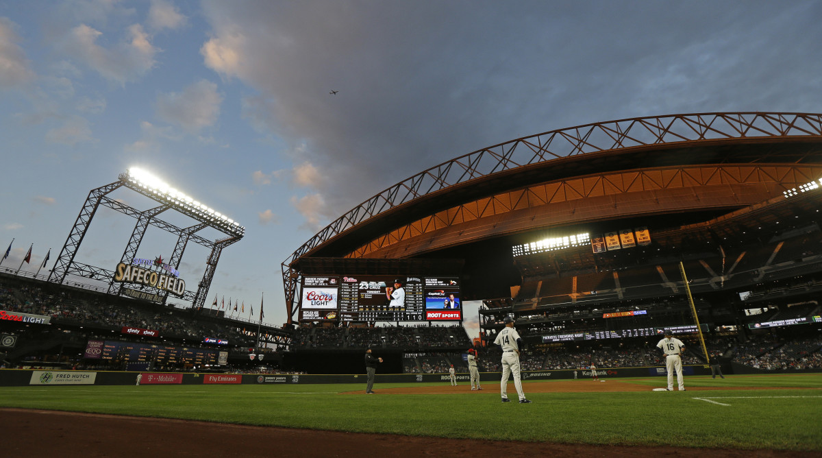 2-safeco-ballpark-food.jpeg