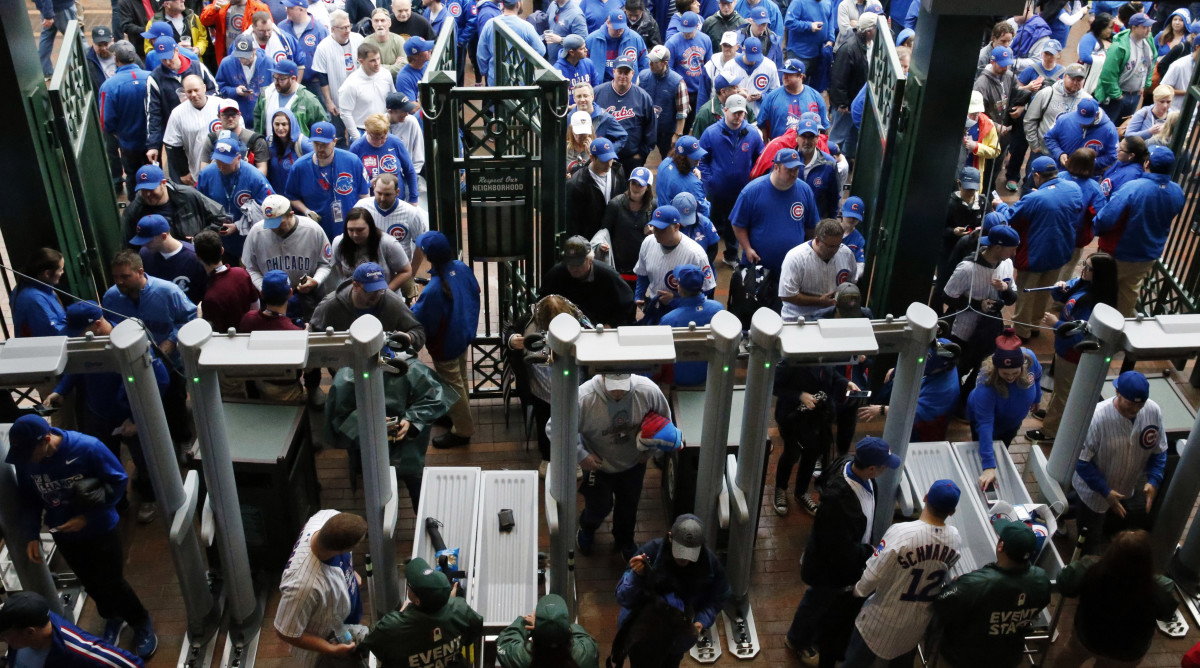 4-wrigley-ballpark-food.jpeg