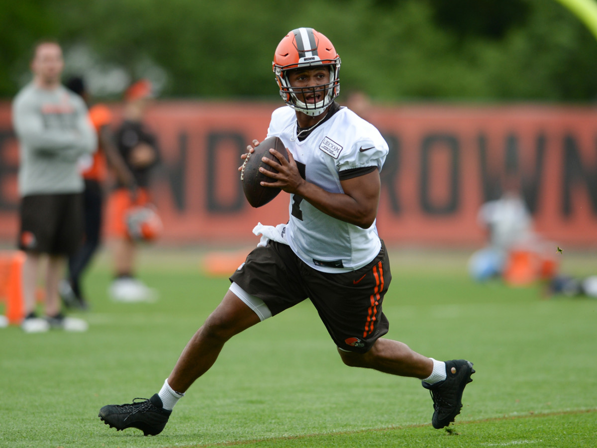 Browns rookie quarterback Deshone Kizer turned some heads during the team’s minicamp.