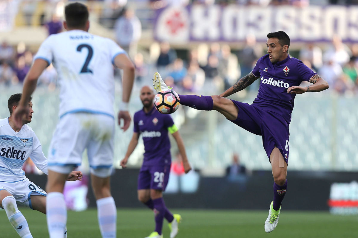 FLORENCE, ITALY - MAY 13: Matias Vecino of ACF Fiorentina in action during the Serie A match between ACF Fiorentina and SS Lazio at Stadio Artemio Franchi on May 13, 2017 in Florence, Italy.  (Photo by Gabriele Maltinti/Getty Images)