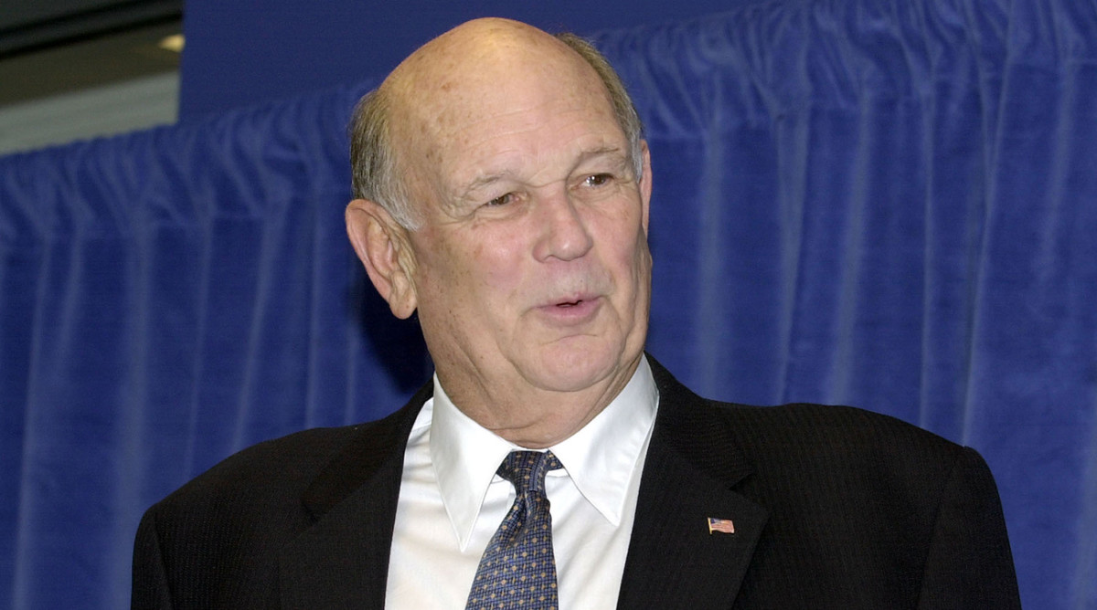 lefty-driesell-1300-retires-hall-fame.jpg
