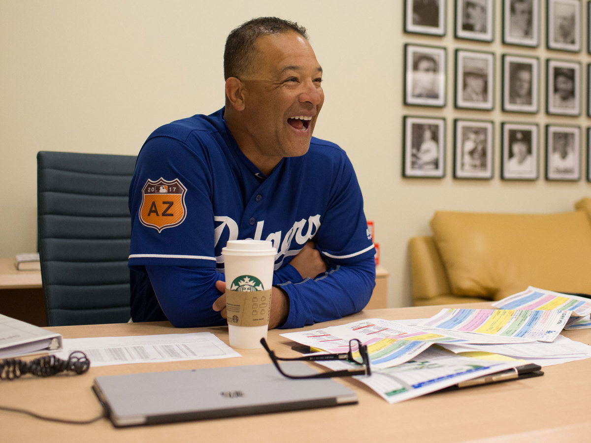 dave-roberts-dodgers-office.jpg