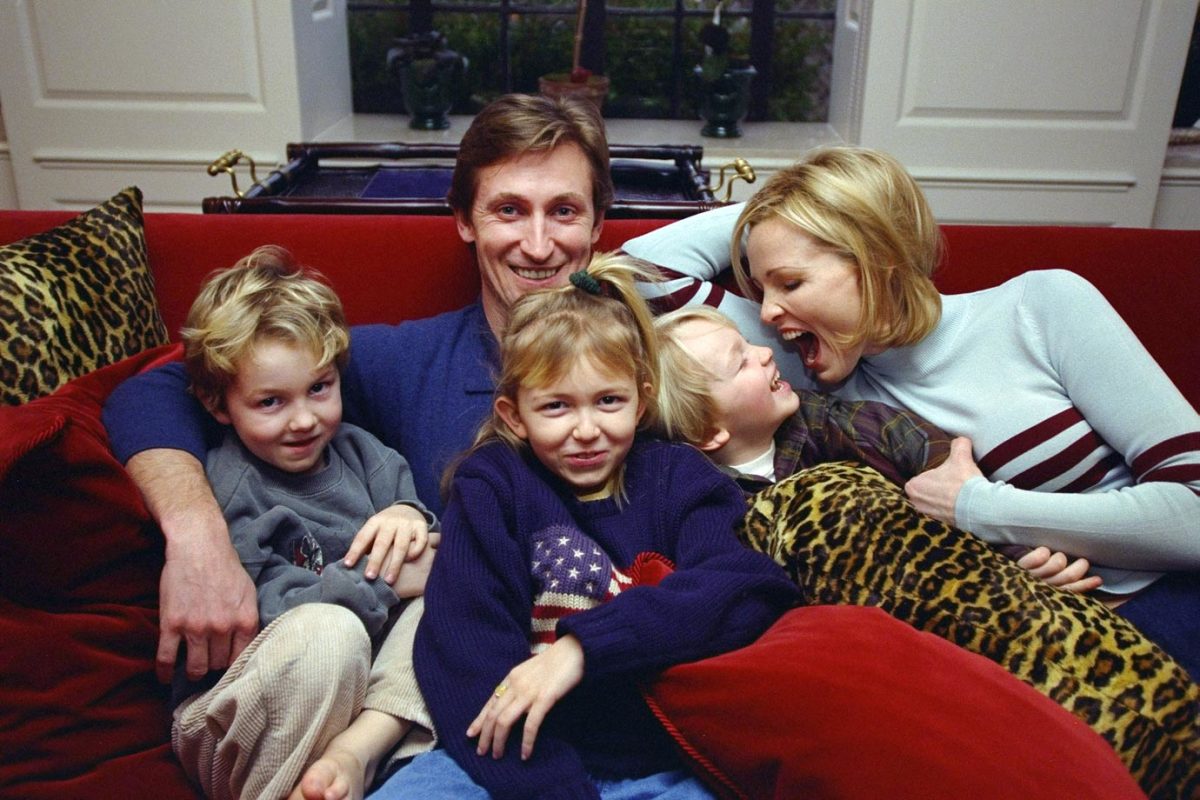 1997-Wayne-Gretzky-Janet-Jones-Trevor-Paulina-Ty.jpg