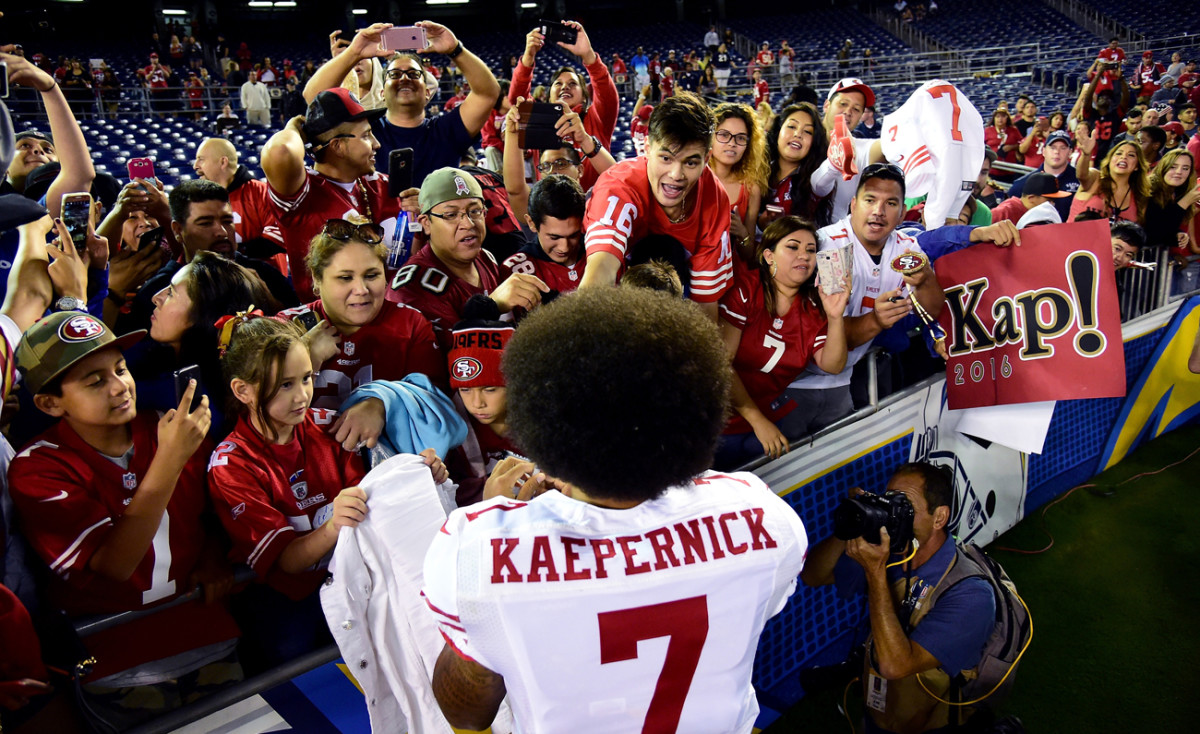Not all fans were turned off by Colin Kaepernick’s decision not to stand for the national anthem. 