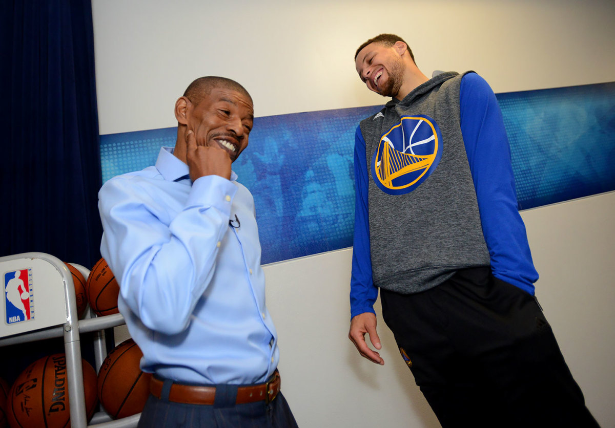 2016-0601-Muggsy-Bogues-Stephen-Curry.jpg