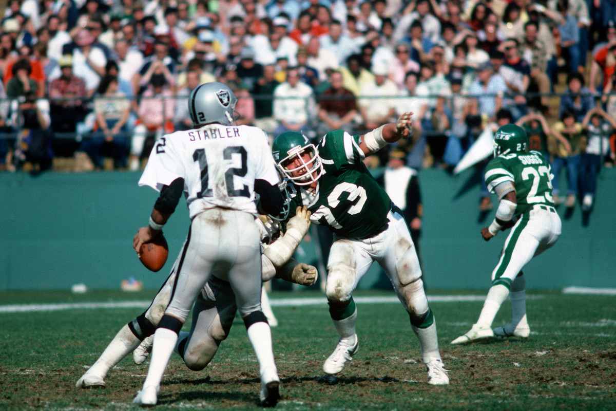 Klecko was one of a number of non-Hall of Famers recognized in this draft.