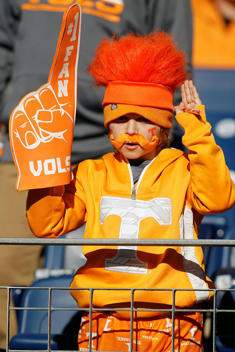 Tennessee-Volunteers-fan-GettyImages-630707654_master.jpg