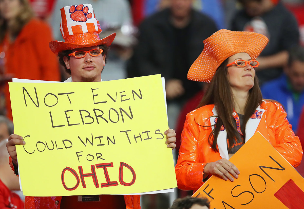Clemson-Tigers-fans-630735210.jpg